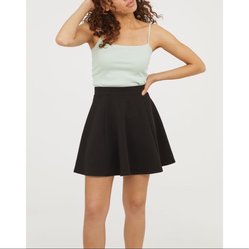 Like New! H&M Black Jacquard Skater Skirt